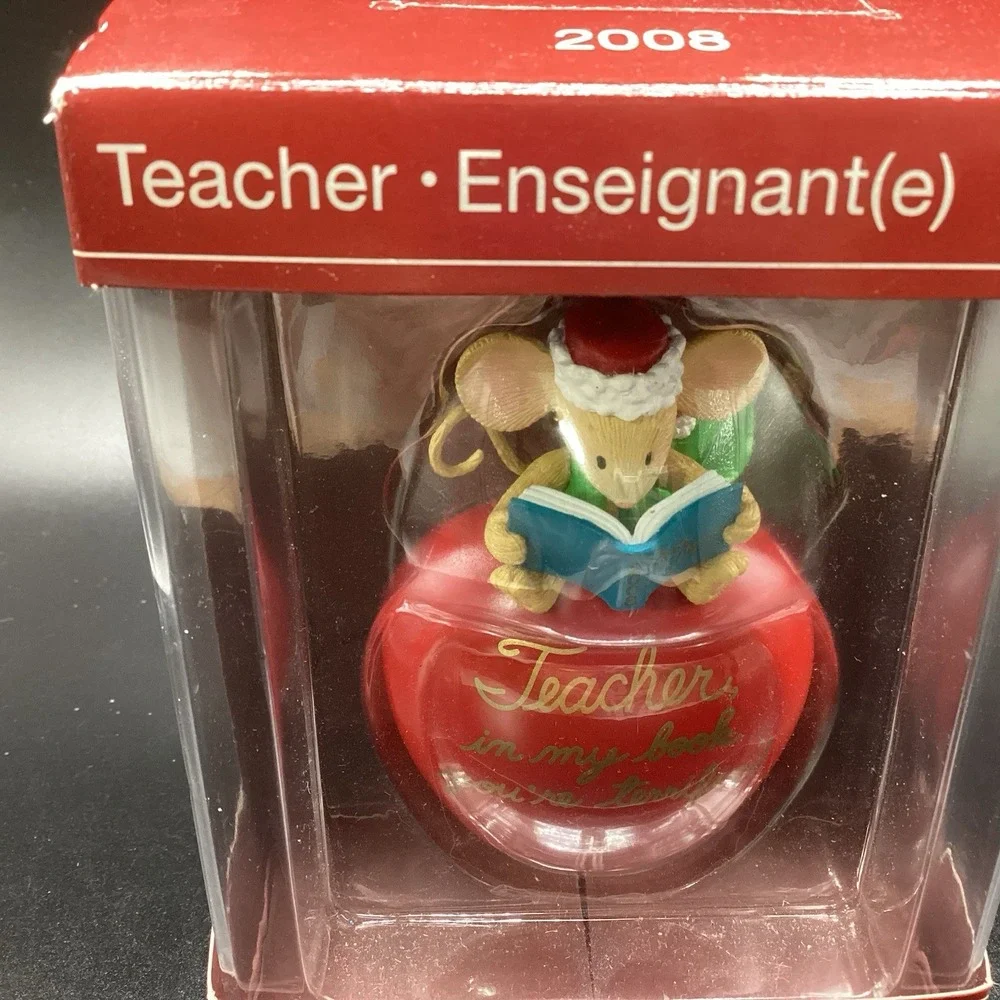 2008 American Greetings‎ Teacher Christmas Ornament-Mouse Sitting On Apple